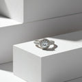 Anillo de Compromiso Doble Halo de Cristales Talla #8 en Plata 925 — Glamour Romántico