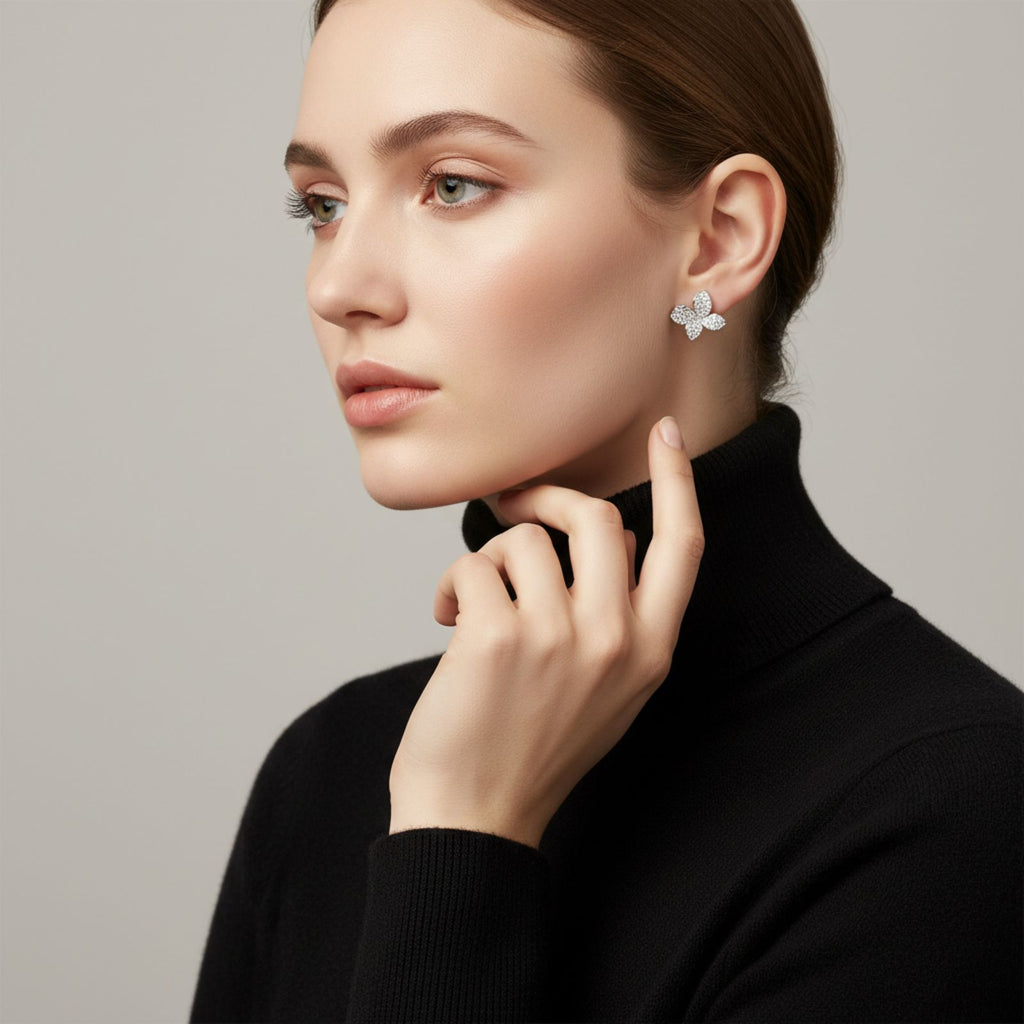 Pendientes Flor Cuatro Pétalos Micro-Pavé en Plata 925 — Feminidad que Florece