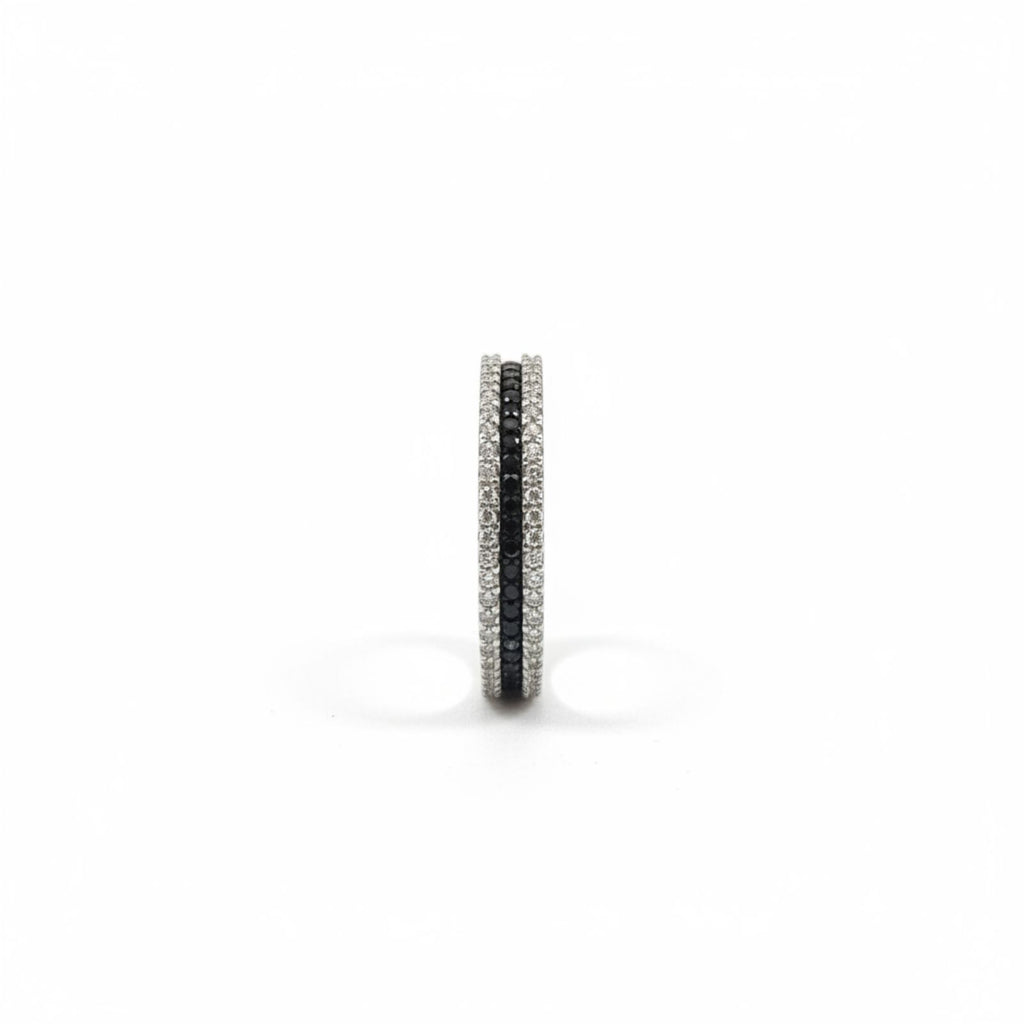 Argolla Triple Hilera Cristales Blancos y Negros Talla #9 en Plata 925 — Contraste Sofisticado