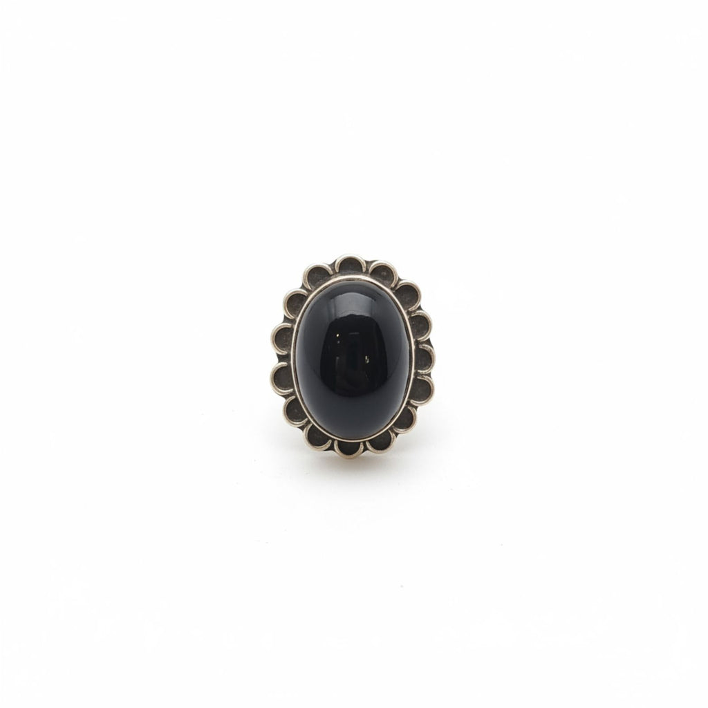 Anillo Ajustable Ónix Negro Marco Floral Oxidado en Plata 925 — Protección Vintage