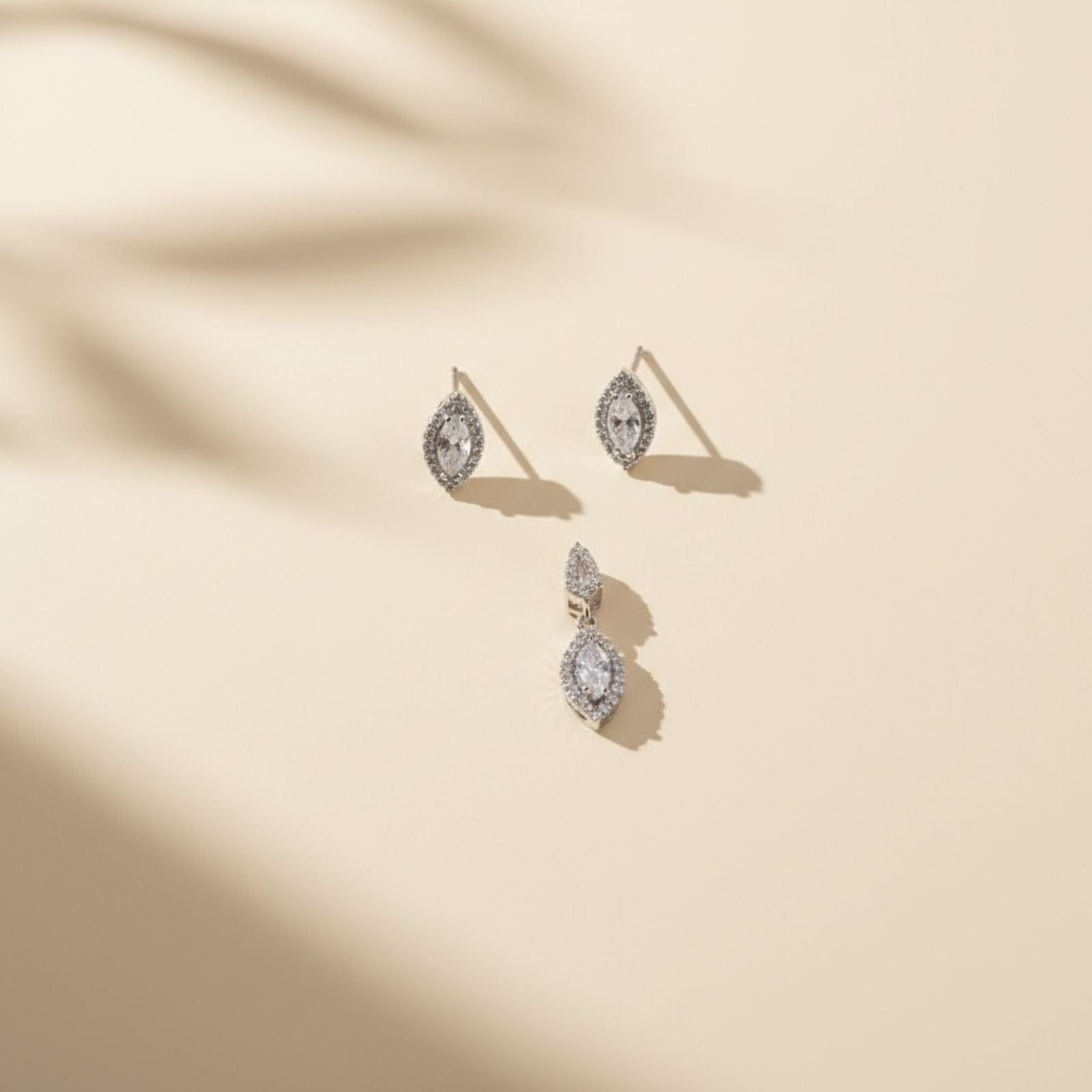 Set Marquesa Brillante Aretes y Dije en Plata 925 — Elegancia con Halo Deslumbrante