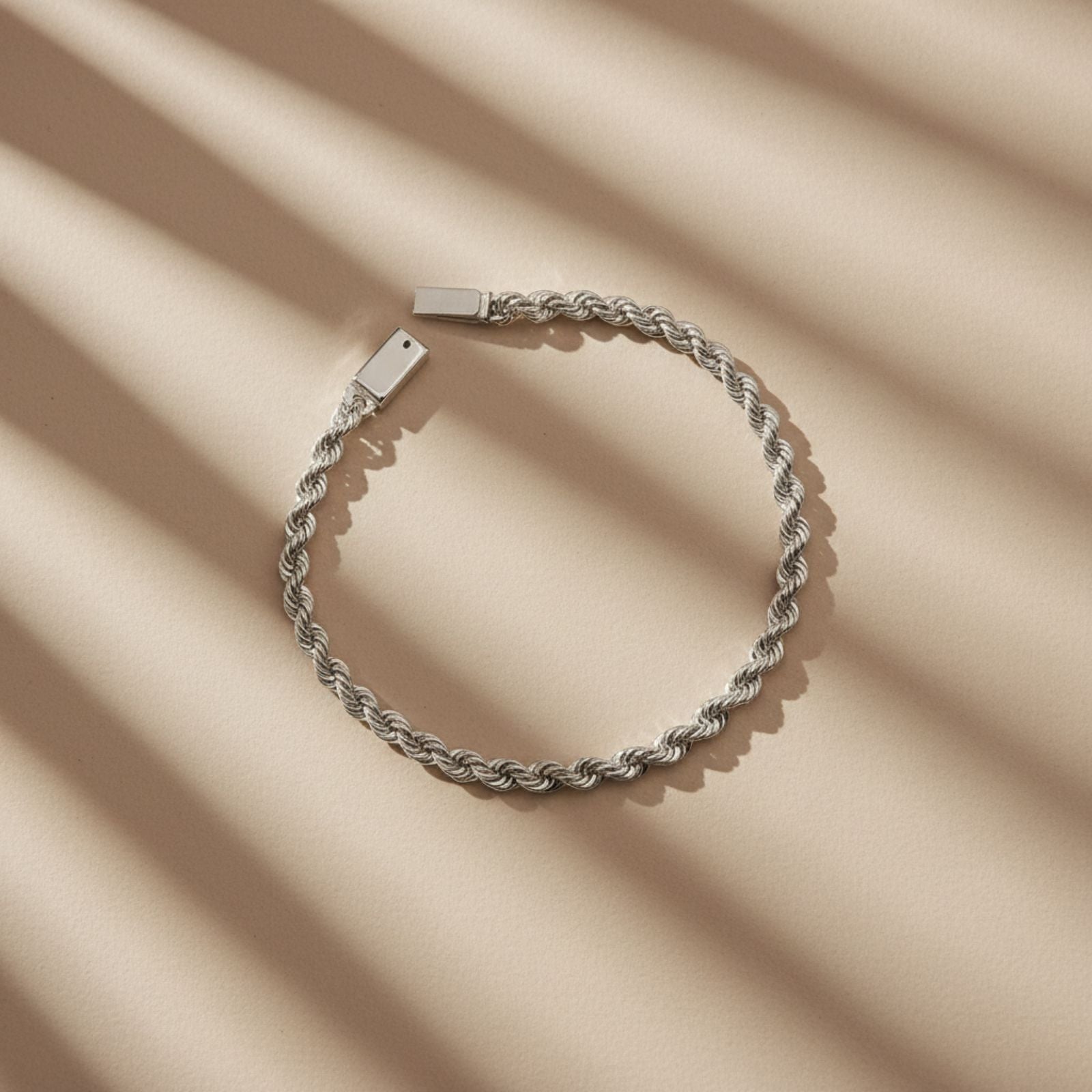 Pulsera Rope Trenzada en Plata 925 — Artesanal, Elegante y Atemporal