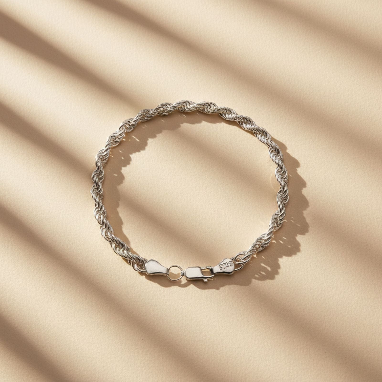 Pulsera Rope Trenzada en Plata 925 — Textura, Brillo y Elegancia en tu Muñeca