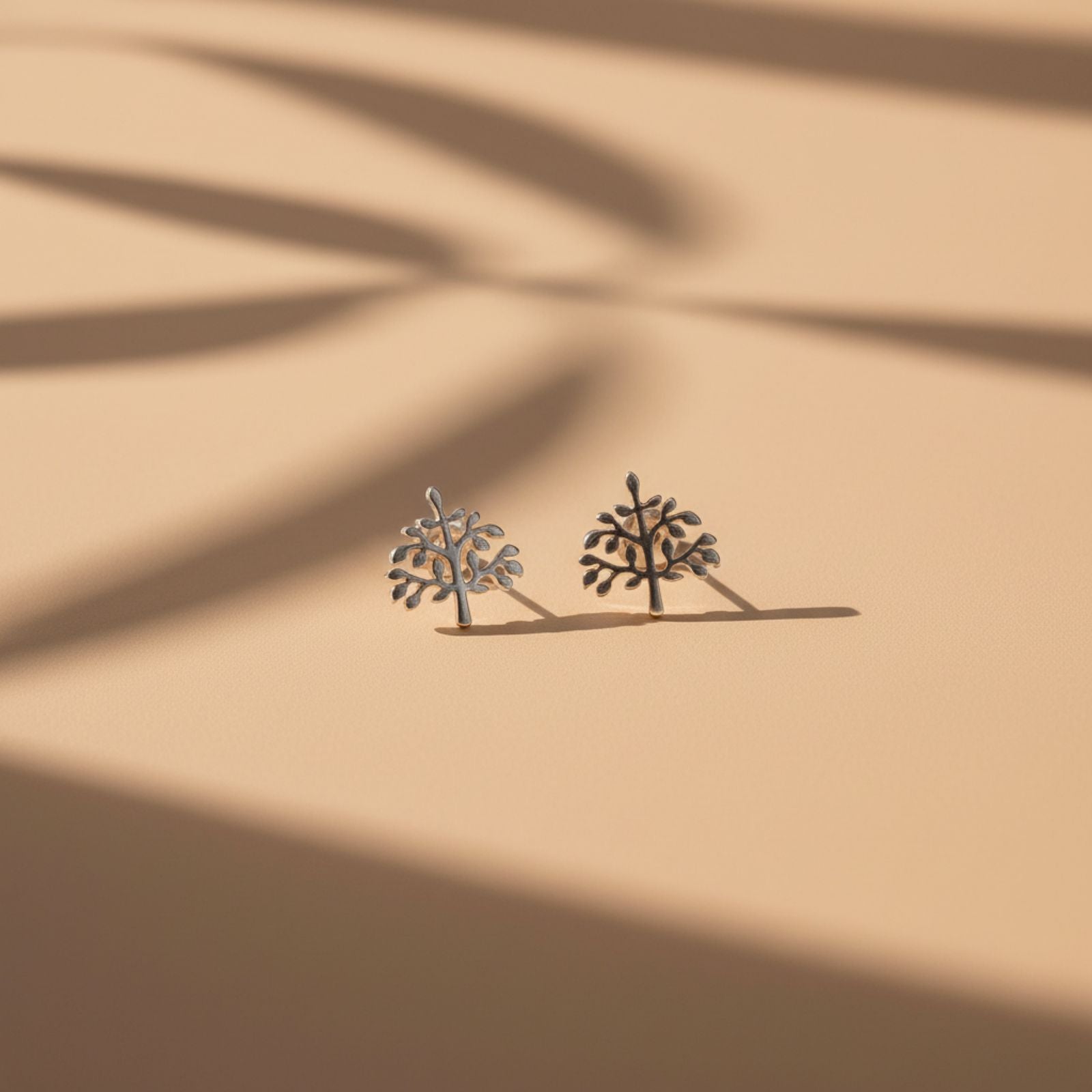 Aretes Topo Árbol de la Vida en Plata 925 — Fortaleza y Conexión Natural