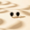 Aretes Topo Gota Ónix Negro con Halo de Zirconias en Plata 925 — Poder y Misterio