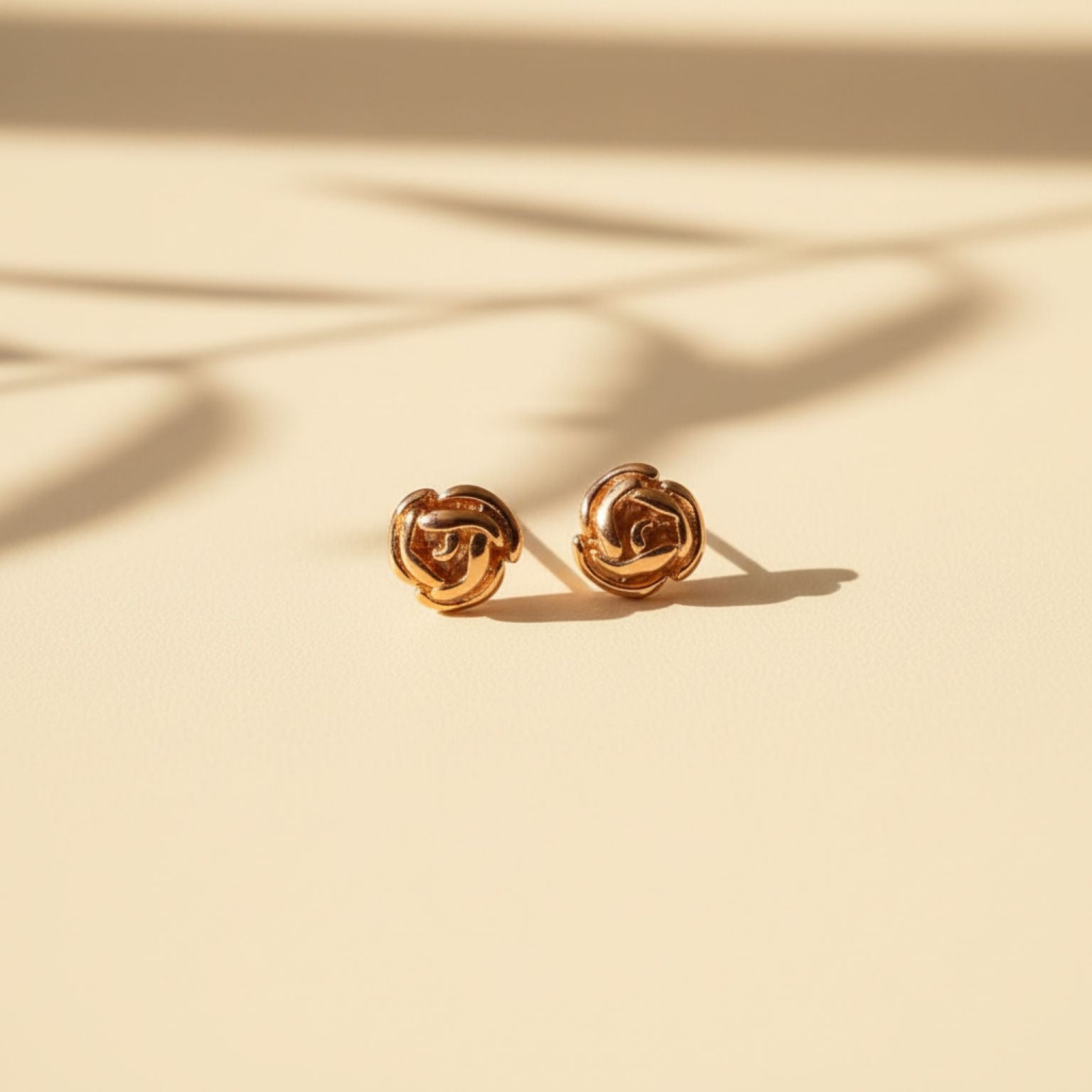 Aretes Topo Capullo de Rosa Oro Rosa en Plata 925 — Feminidad Eterna en Flor